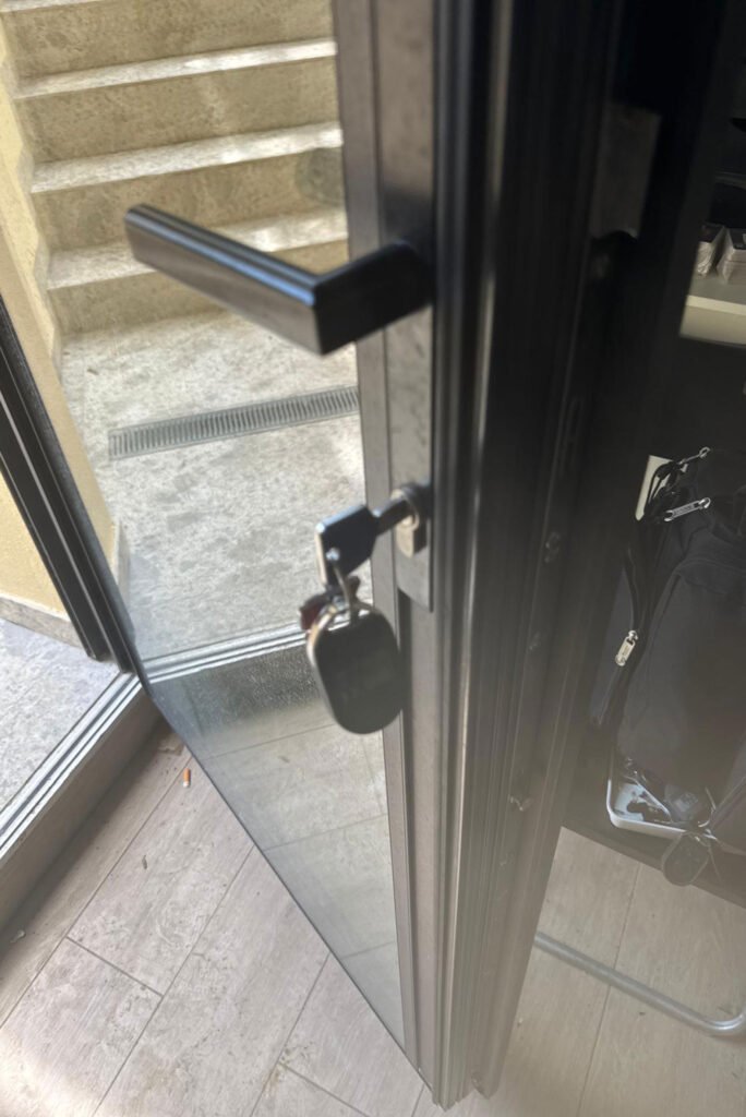 Porte claquée sans radio